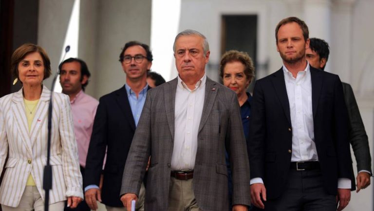 COVID-19: Gobierno decreta cuarentena total en siete comunas de Santiago