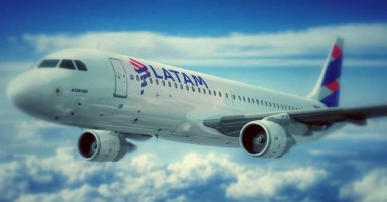 Latam cambia unilateralmente las condiciones de plan de retiro acordado con sus trabajadores y los perjudica en hasta $ 1,5 millones