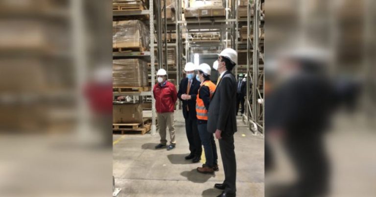 «Es obligatorio»: Empresas deberán contratar seguro por cada empleado presencial ante covid-19