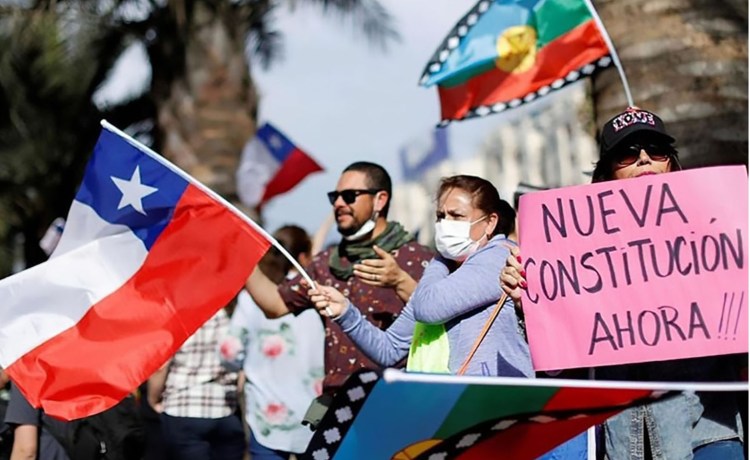 Chile marca el primer paso para nacionalizar sus minas de Litio y Cobre. ¿Oportunidad para la Argentina?